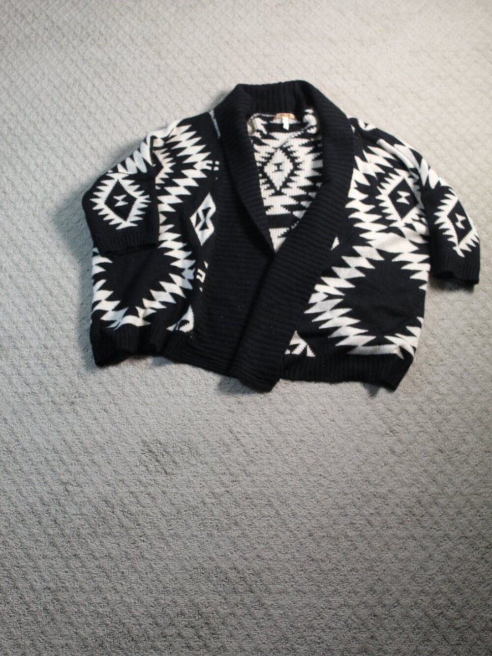 36 Point 5 Size L Black Cream Knit Open Front Short Sleeve Cardigan